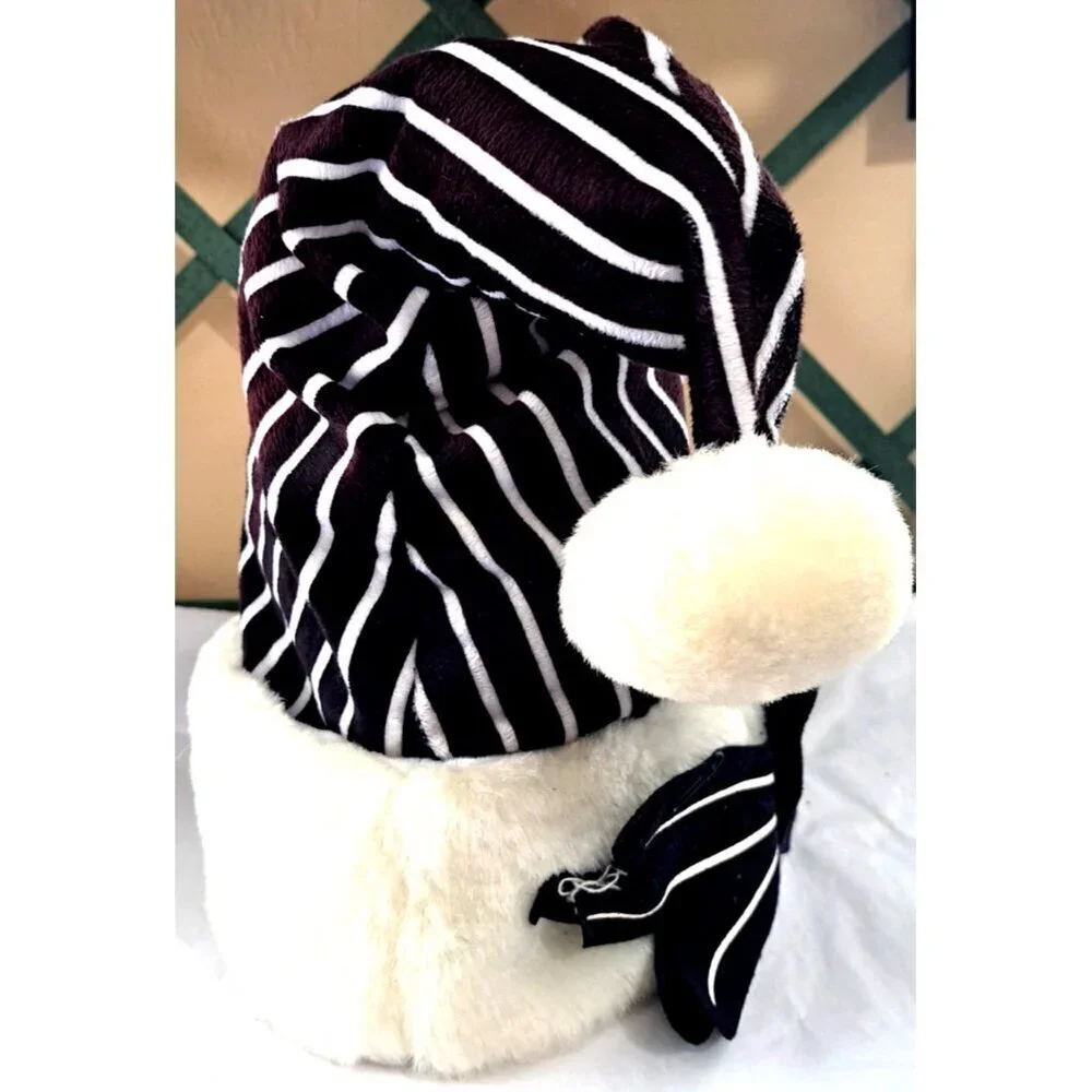 Disney hat very